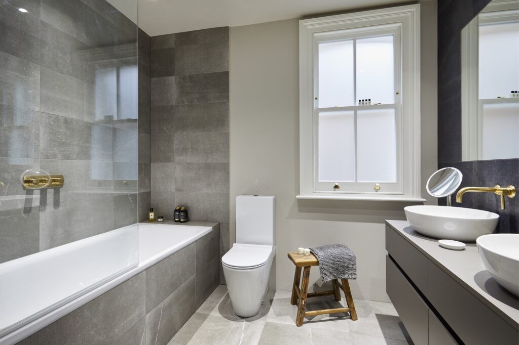 Kitchen & Bathroom Image 5