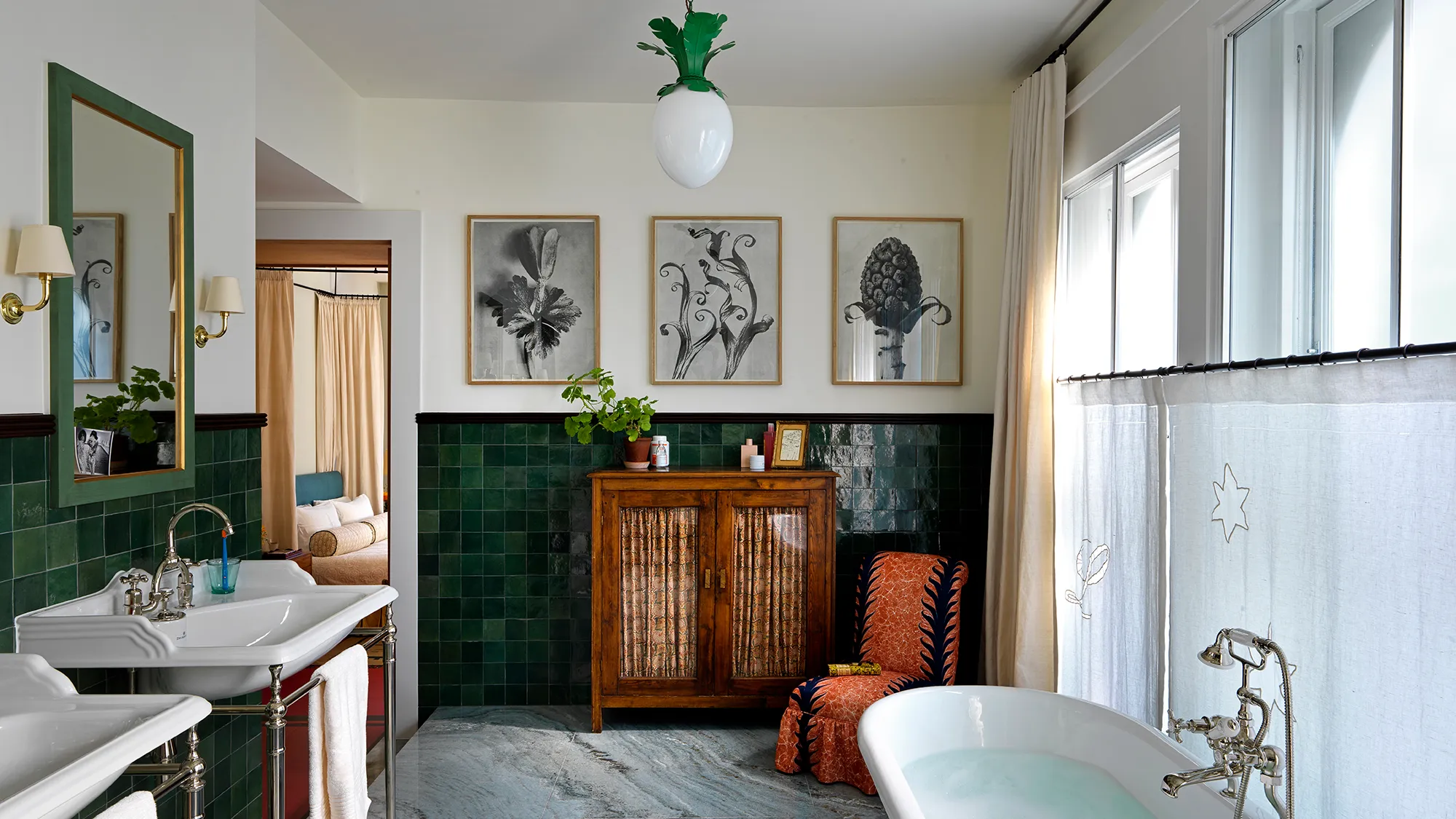 Kitchen & Bathroom Image 7